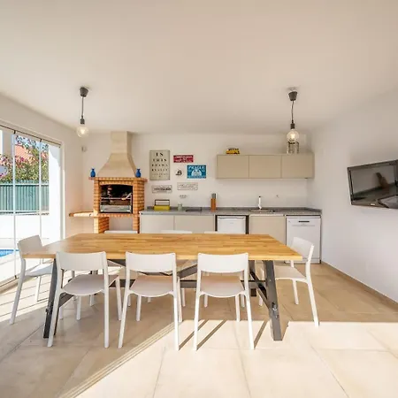 بيت للعطل Guestready - Sunshine Oasis With Pool *